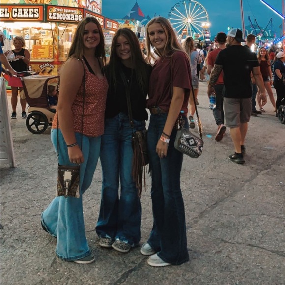 Meet your Posher, Hailey - Picture 1 of 1